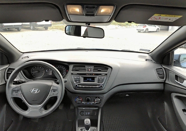 Hyundai i20 cena 43800 przebieg: 79467, rok produkcji 2017 z Lesko małe 379